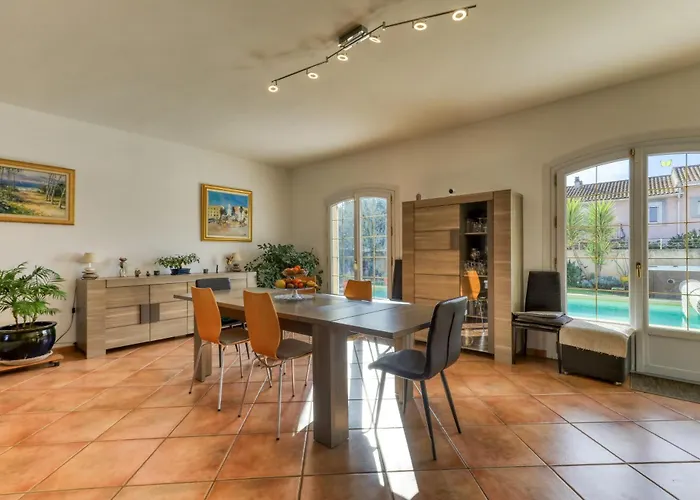 Angelo - Lavande 3* Saint-Thibéry